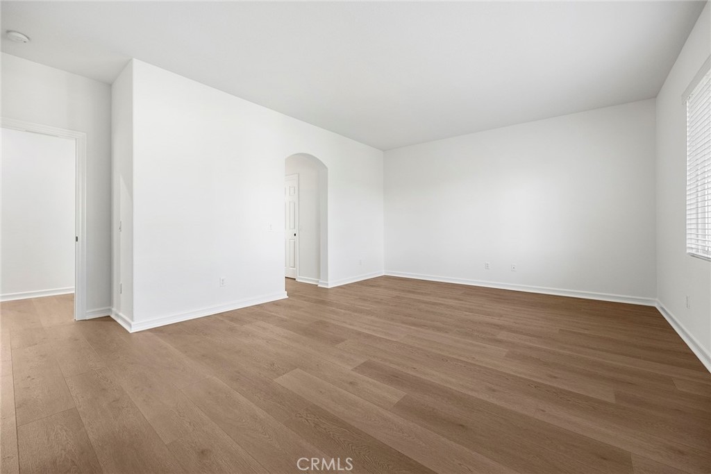 2556 Pearblossom Street