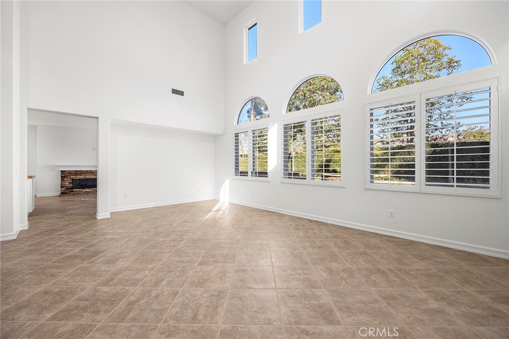 2556 Pearblossom Street