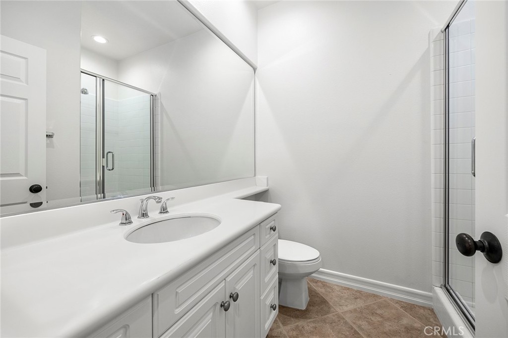 2556 Pearblossom Street