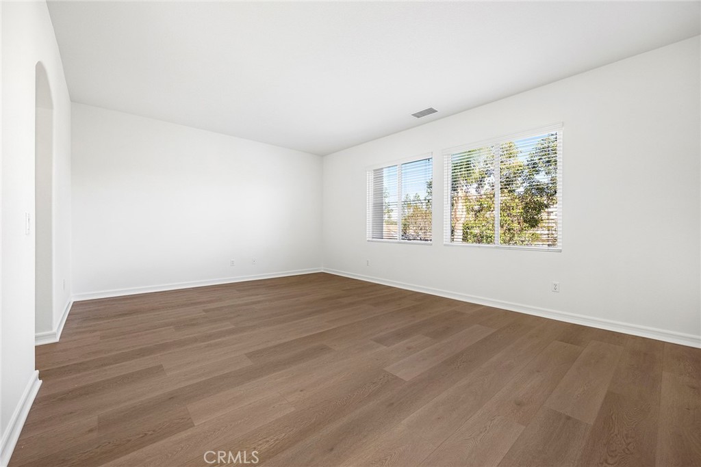 2556 Pearblossom Street