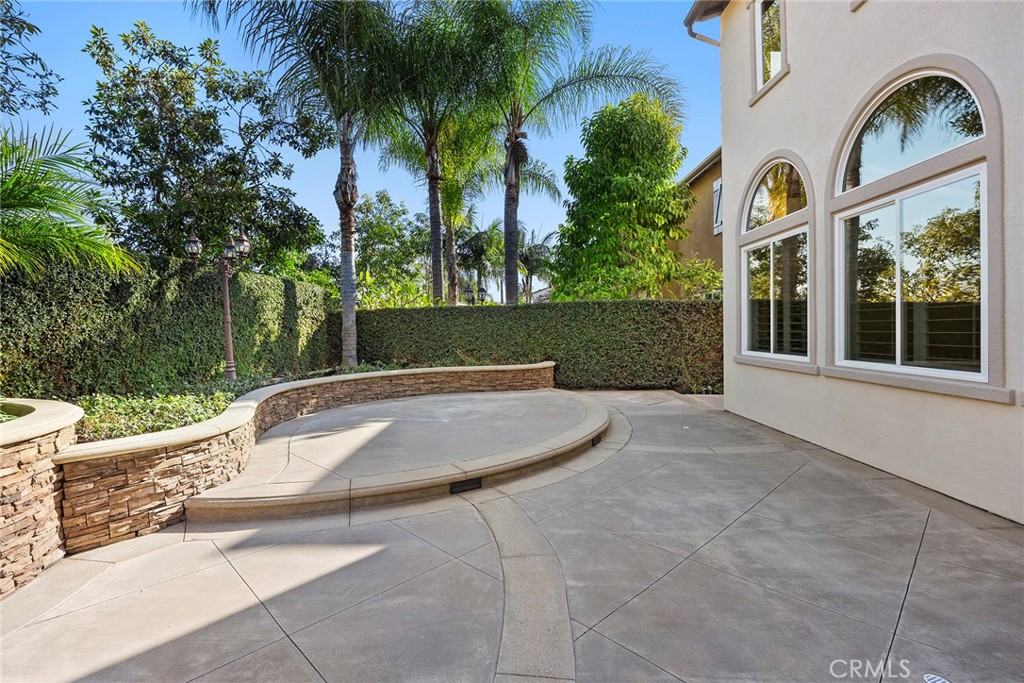 2556 Pearblossom Street