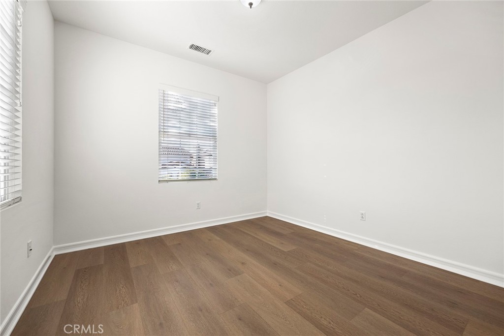 2556 Pearblossom Street