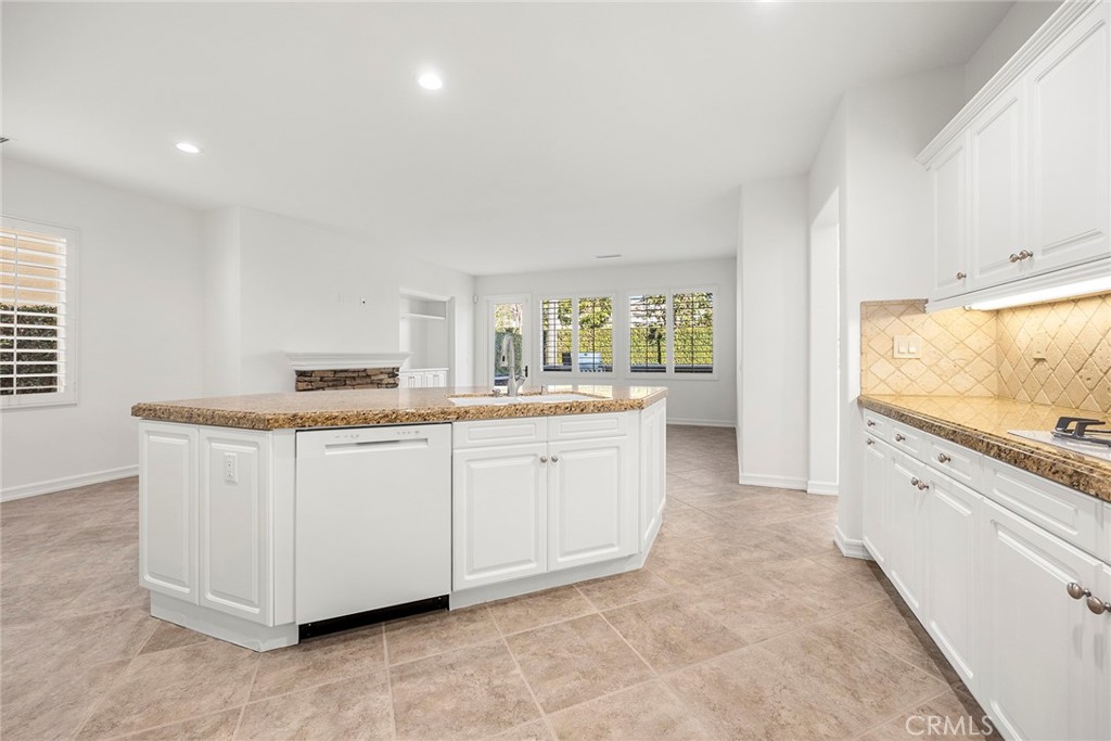 2556 Pearblossom Street