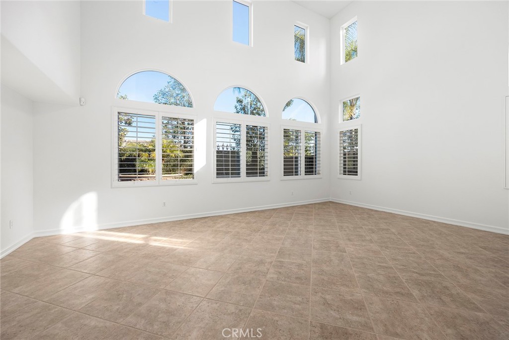 2556 Pearblossom Street