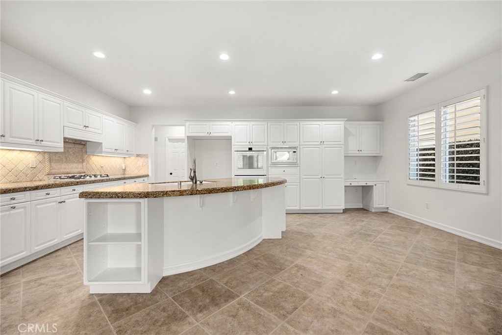 2556 Pearblossom Street