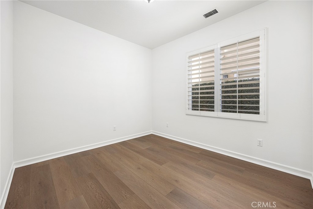 2556 Pearblossom Street