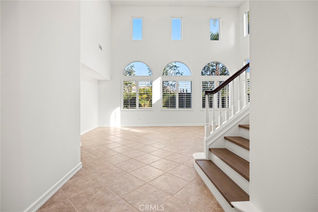 2556 Pearblossom Street