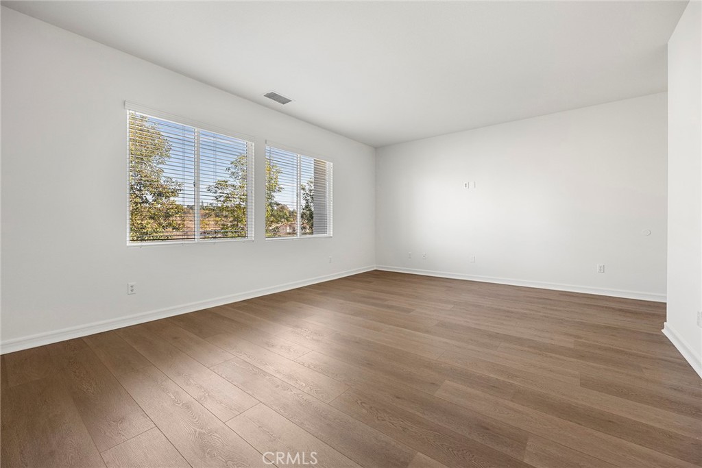 2556 Pearblossom Street