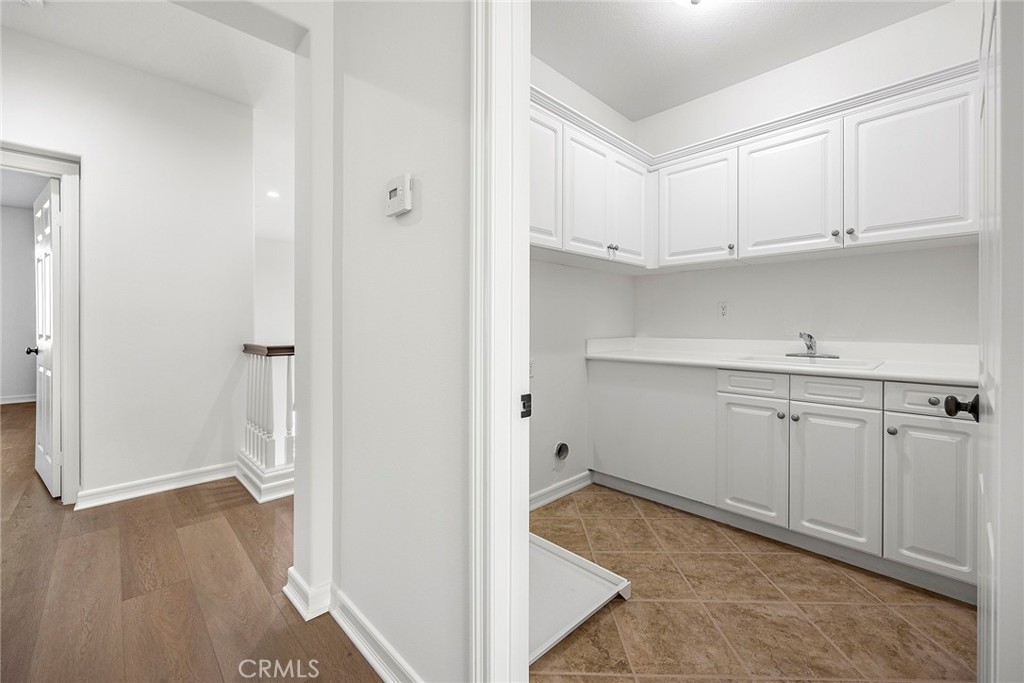 2556 Pearblossom Street