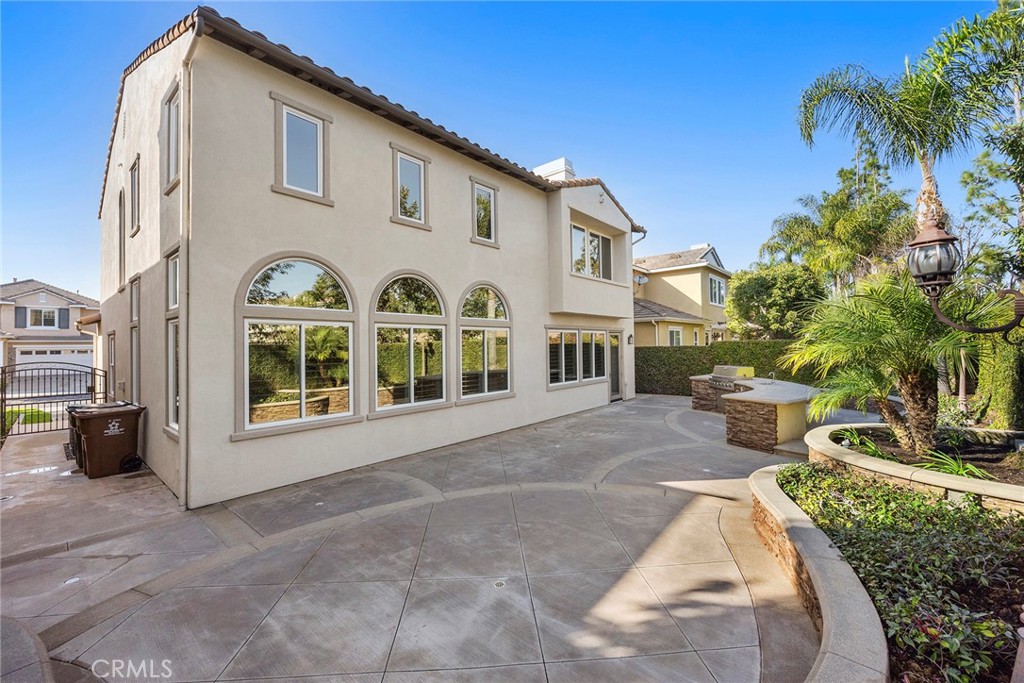 2556 Pearblossom Street