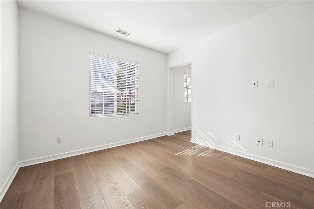 2556 Pearblossom Street