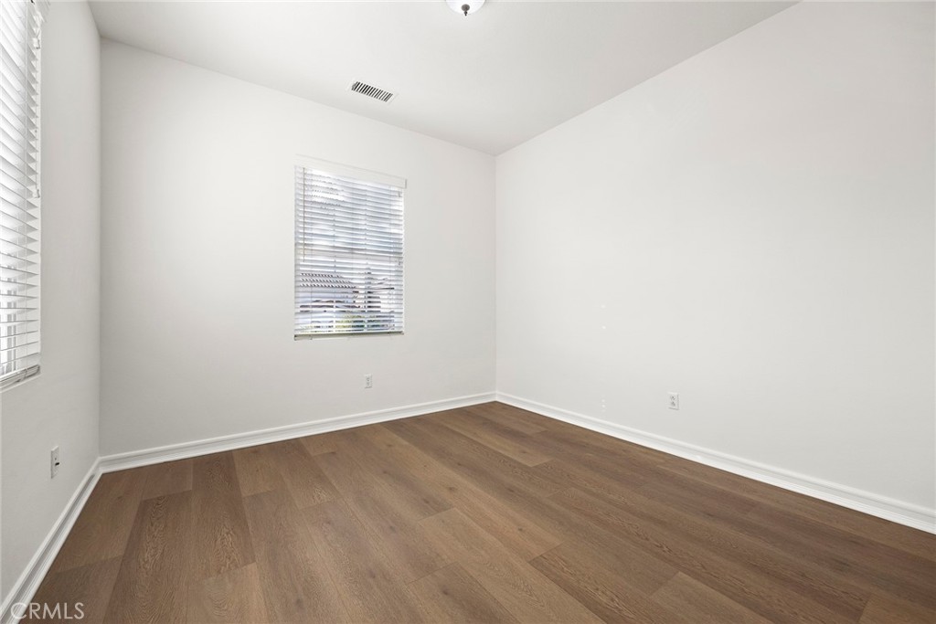 2556 Pearblossom Street