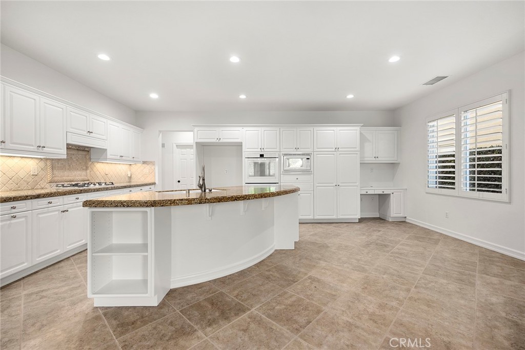 2556 Pearblossom Street