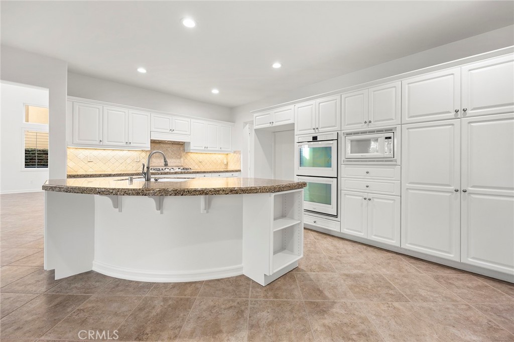 2556 Pearblossom Street