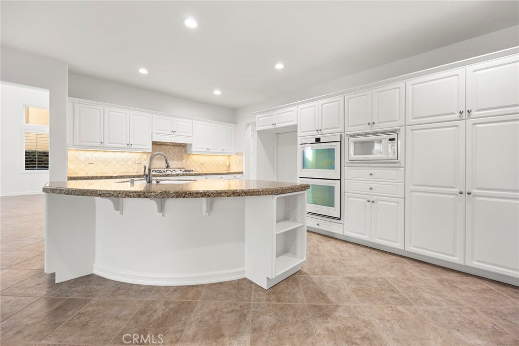 2556 Pearblossom Street