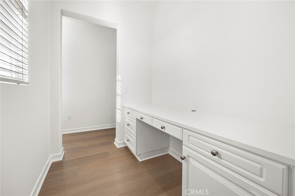 2556 Pearblossom Street