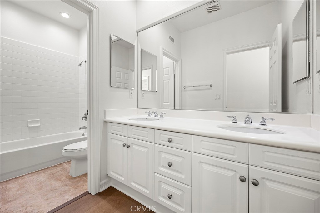 2556 Pearblossom Street