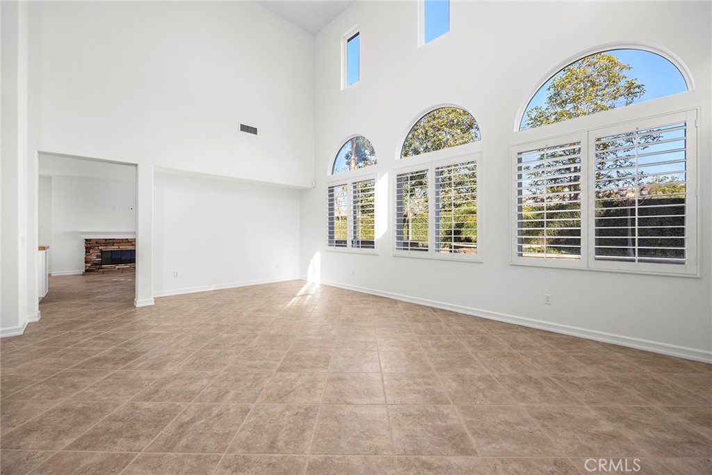 2556 Pearblossom Street