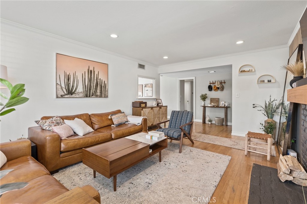 1550 W Palais Rd.