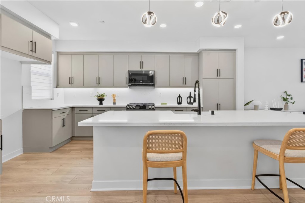 5006 Belmont