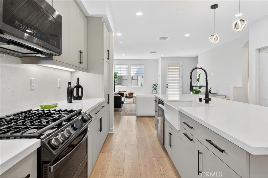 5006 Belmont