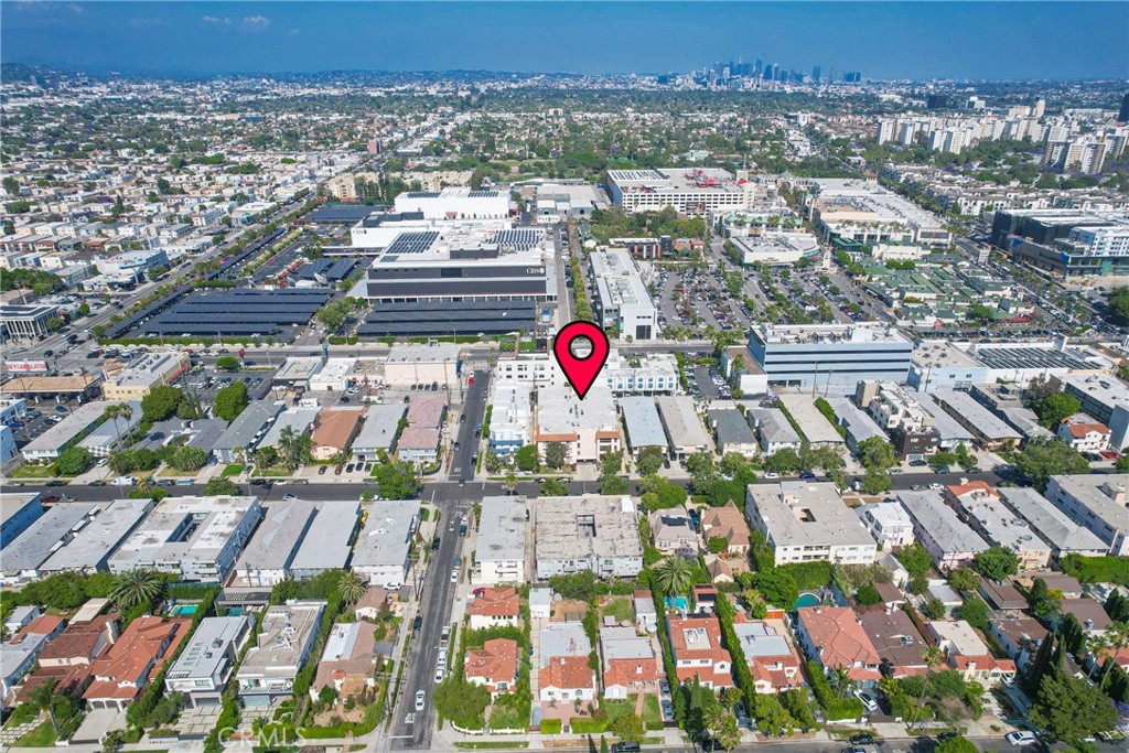 104 S Hayworth Avenue 204