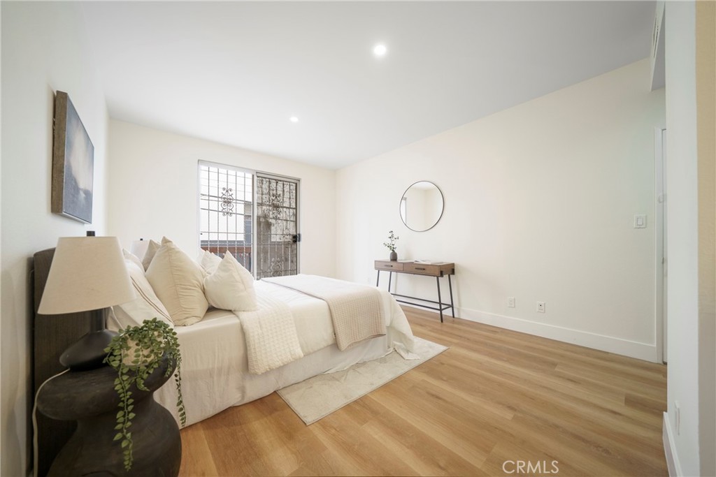 104 S Hayworth Avenue 204