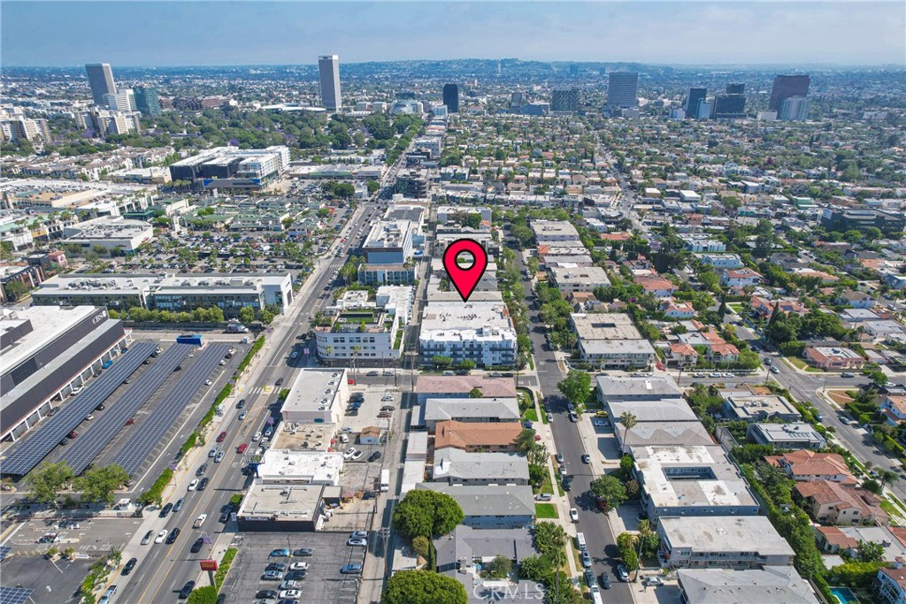 104 S Hayworth Avenue 204