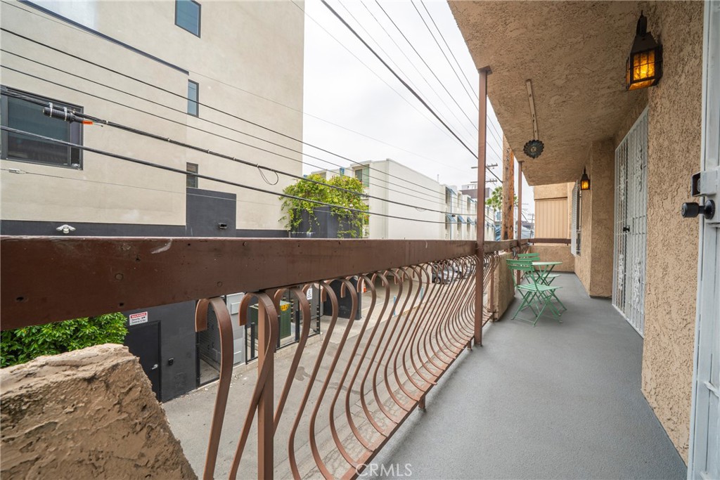 104 S Hayworth Avenue 204