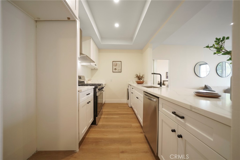 104 S Hayworth Avenue 204