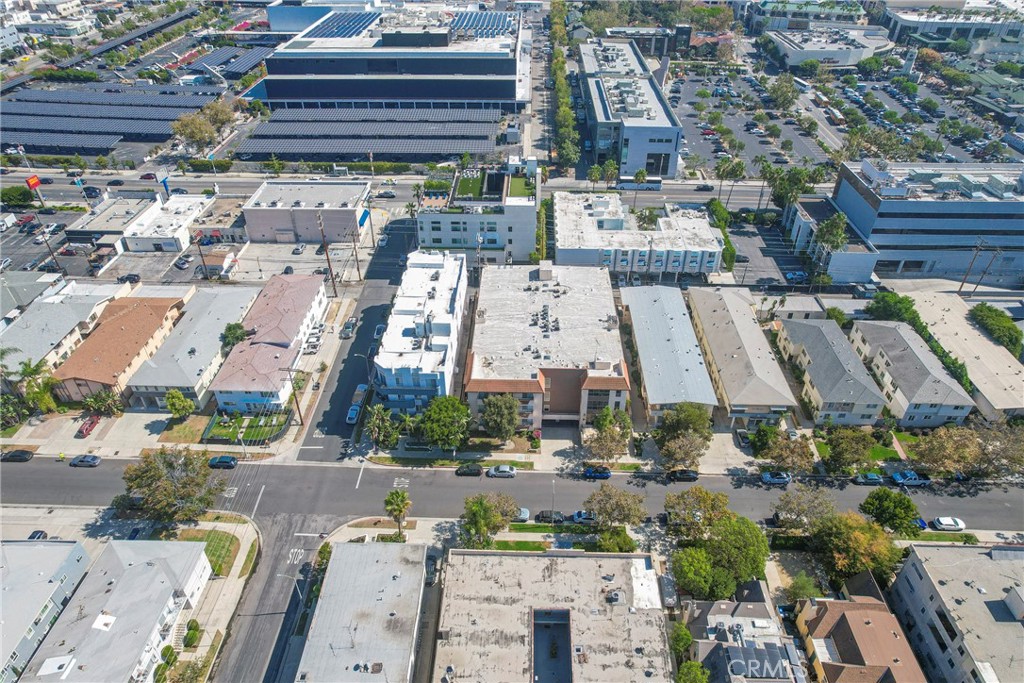 104 S Hayworth Avenue 204