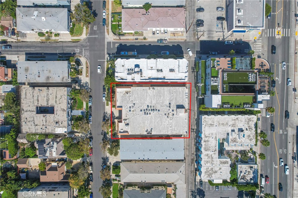 104 S Hayworth Avenue 204