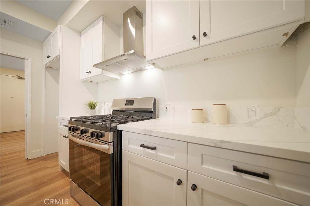 104 S Hayworth Avenue 204