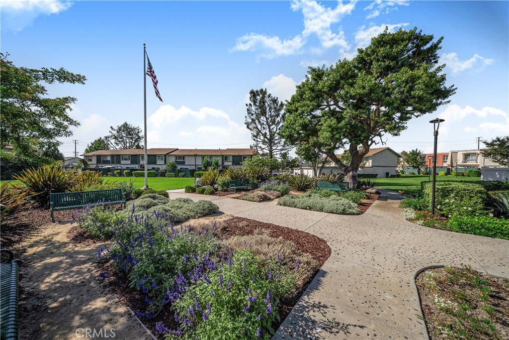 8249 Haseltine Green