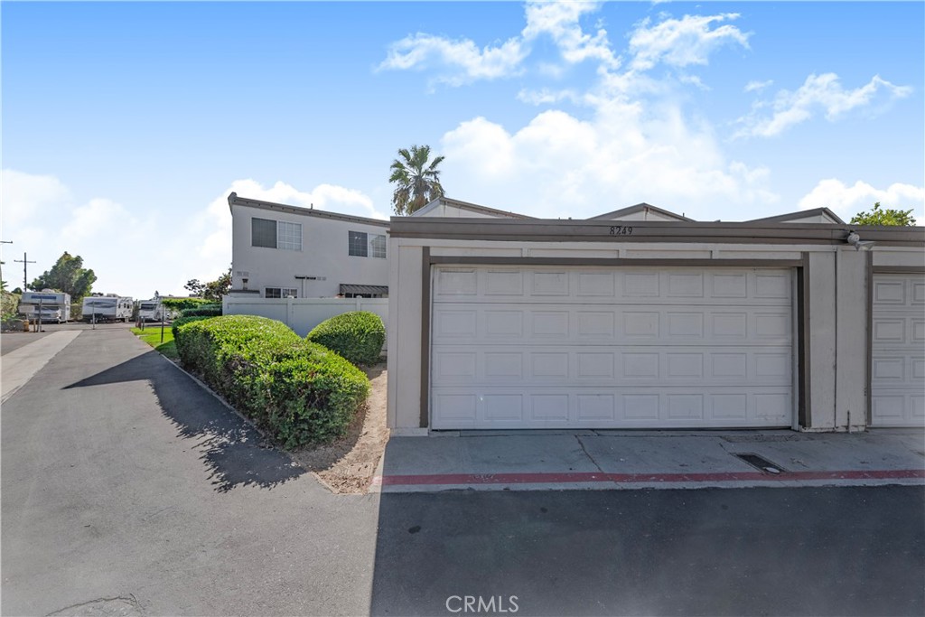 8249 Haseltine Green