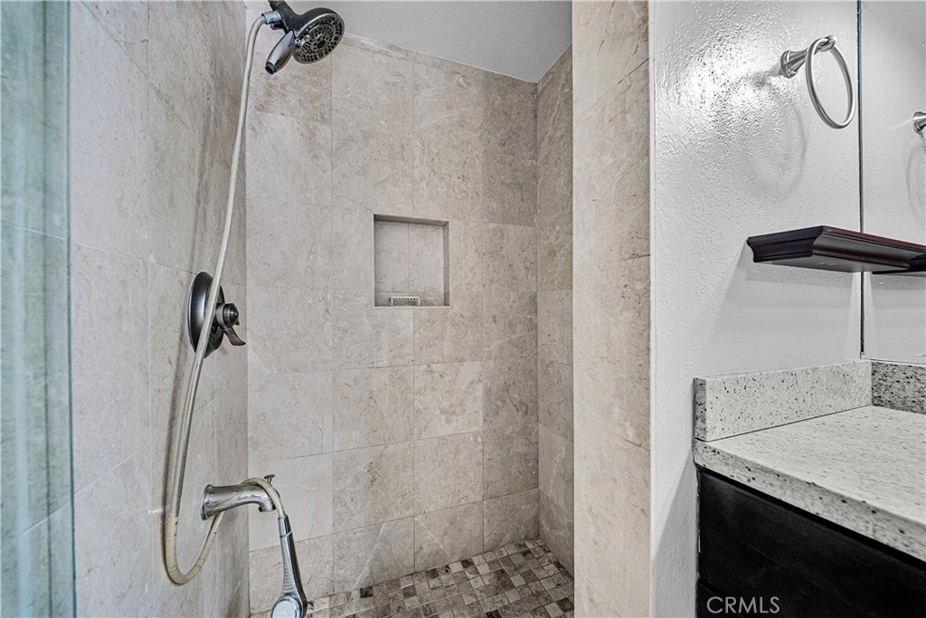 8249 Haseltine Green