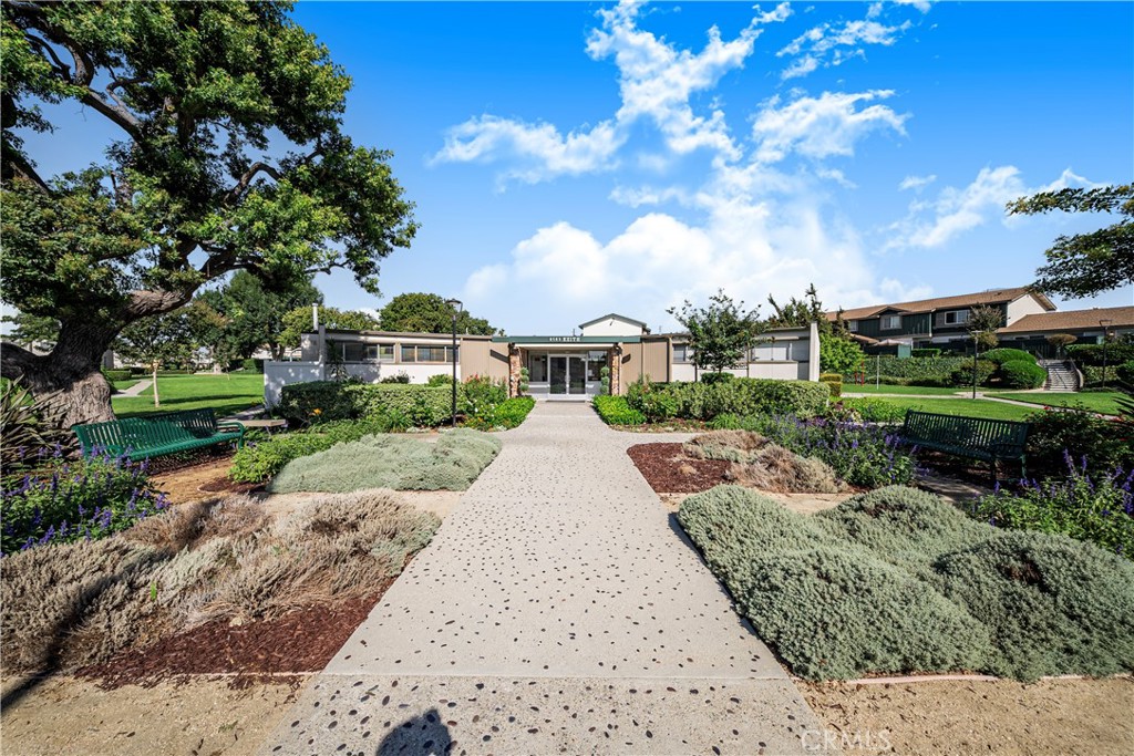 8249 Haseltine Green