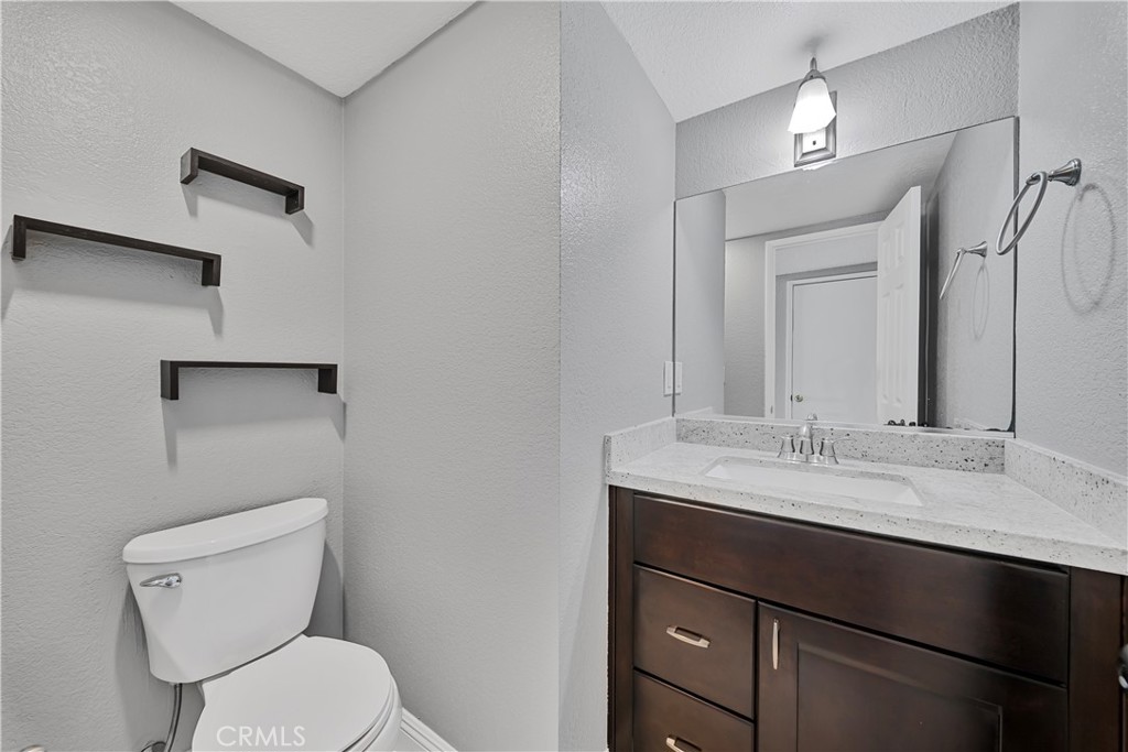 8249 Haseltine Green