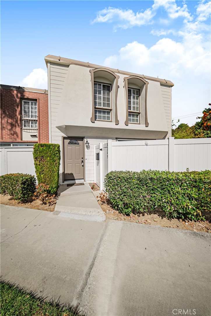 8249 Haseltine Green