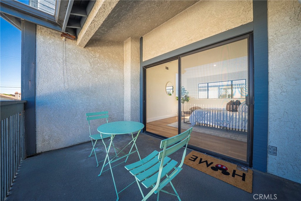 14927 Condon Avenue 7