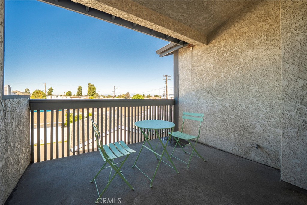 14927 Condon Avenue 7