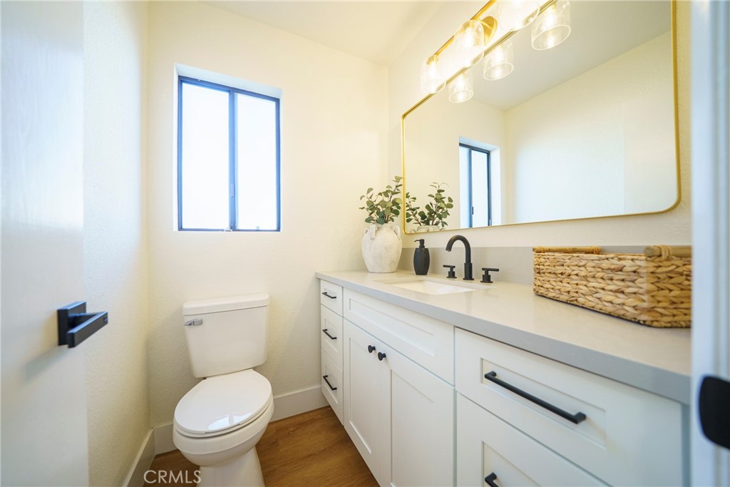 14927 Condon Avenue 7