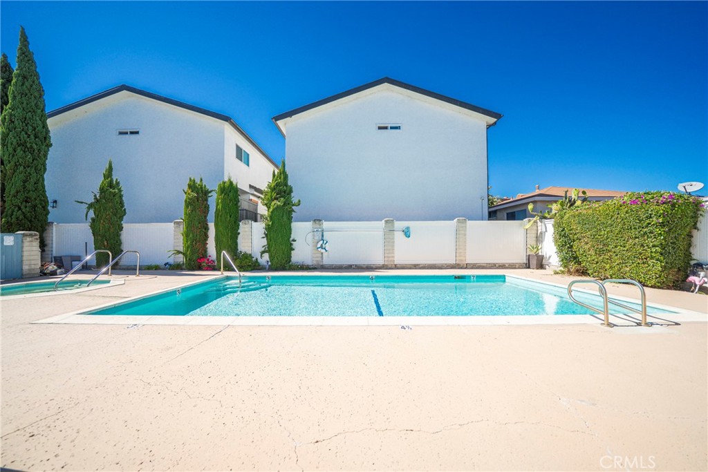 14927 Condon Avenue 7