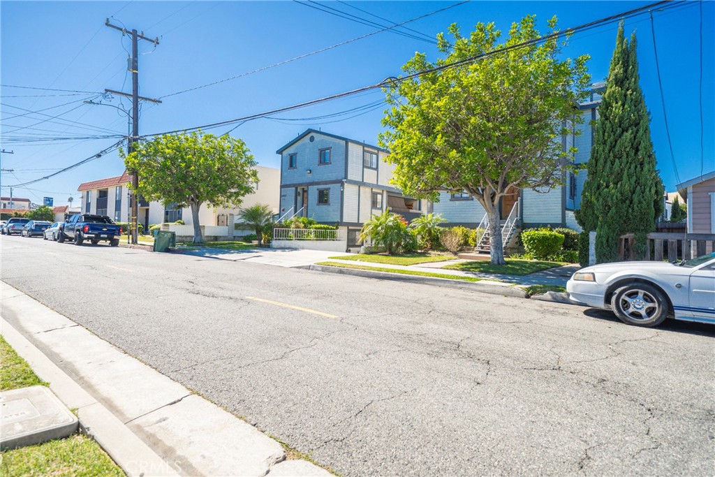 14927 Condon Avenue 7