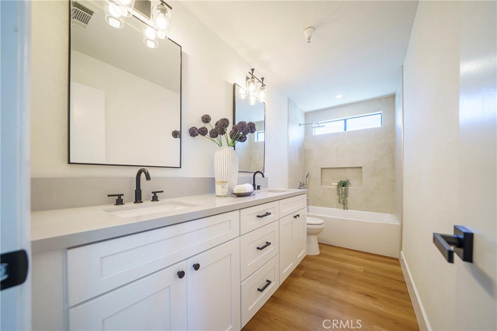 14927 Condon Avenue 7