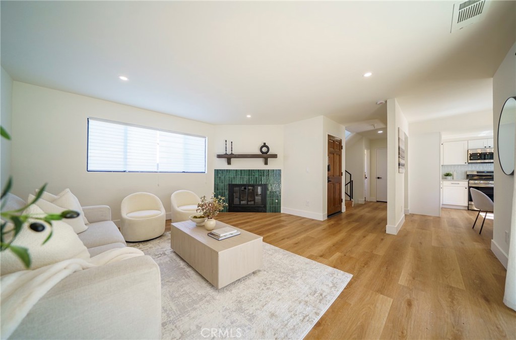 14927 Condon Avenue 7