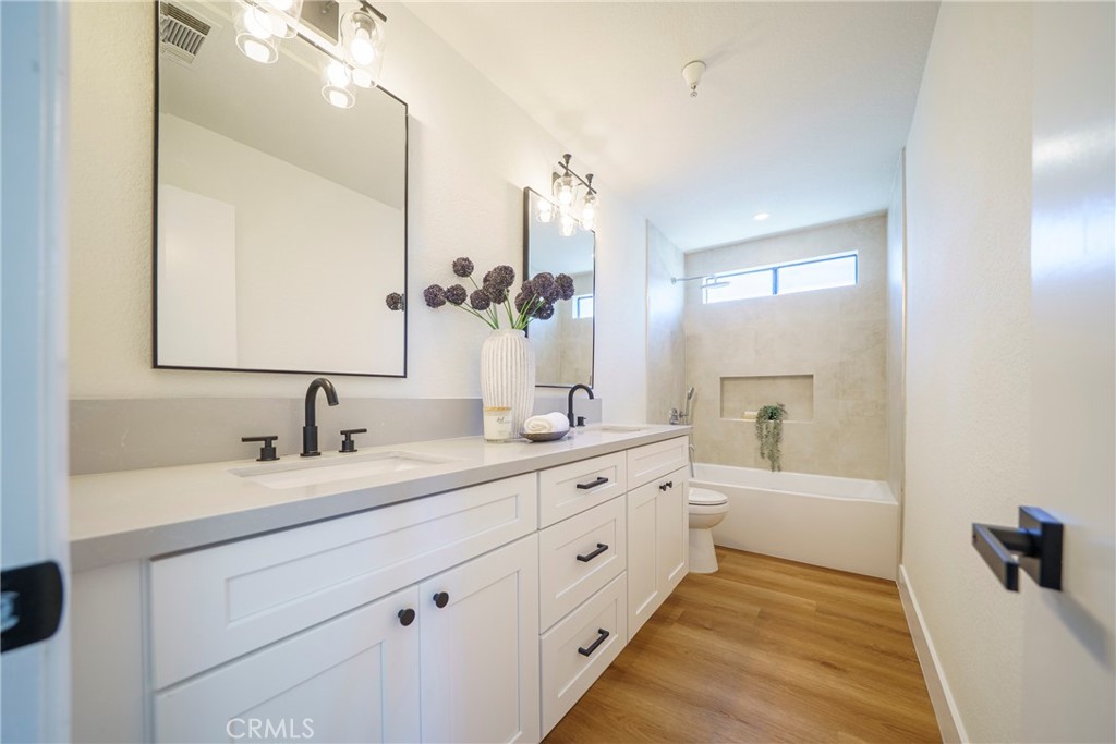 14927 Condon Avenue 7