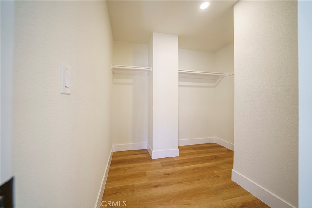 14927 Condon Avenue 7