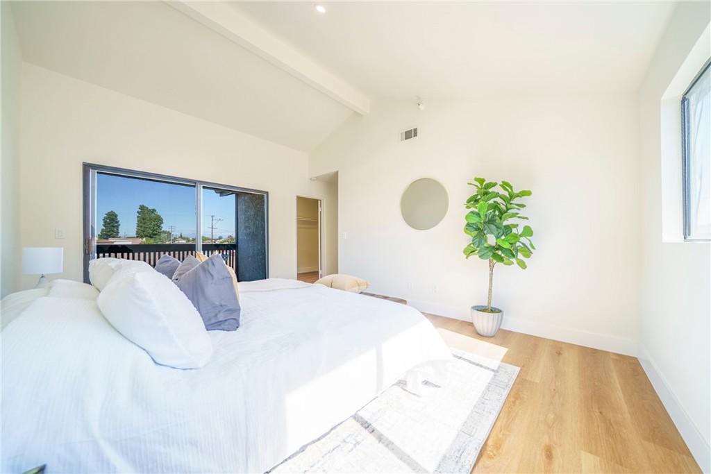 14927 Condon Avenue 7