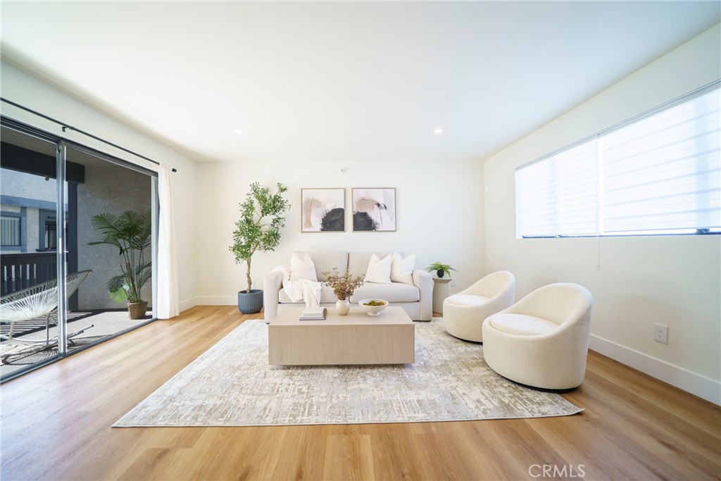 14927 Condon Avenue 7